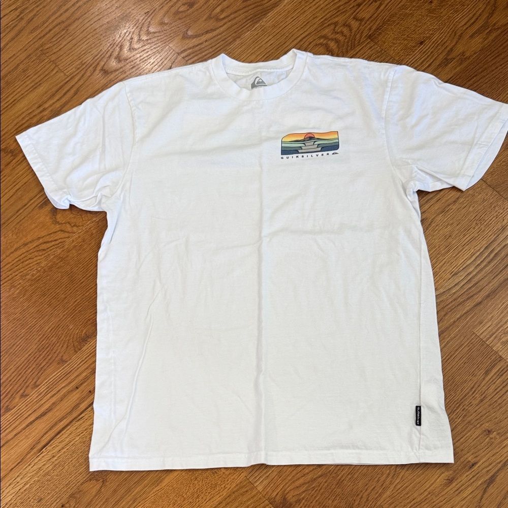 Quiksilver Graphic T-Shirt – White Sunset Wave Logo, Size Large, 100% Cotton